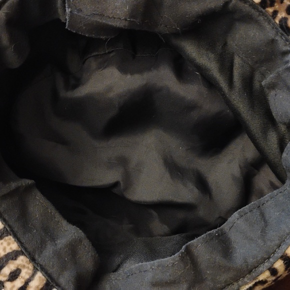 Velvet leopard hat (1 left!!) - Picture 8 of 8